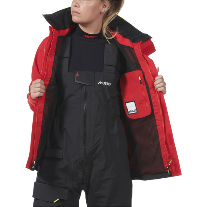 2024 Musto Mujer Br1 Chaqueta Channel 82405 - Rojo Verdadero